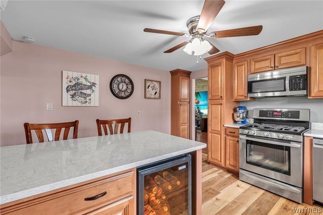 15 Willow Drive, West Seneca, NY 14224