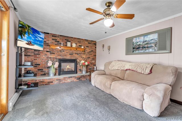 15 Willow Drive, West Seneca, NY 14224