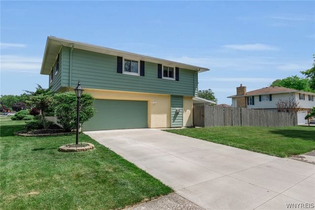 15 Willow Drive, West Seneca, NY 14224