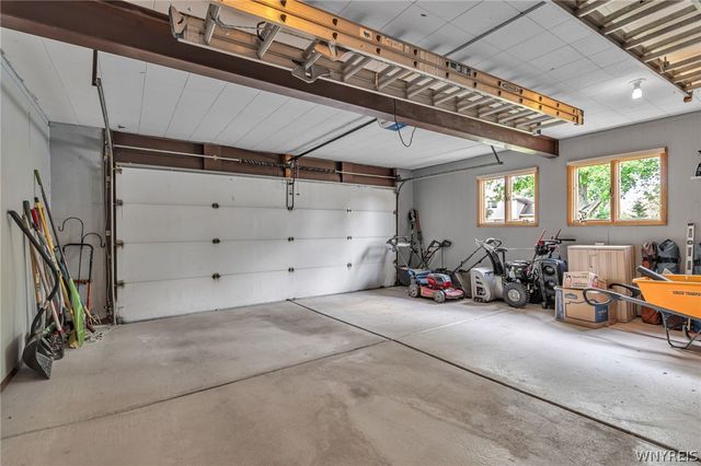 15 Willow Drive, West Seneca, NY 14224