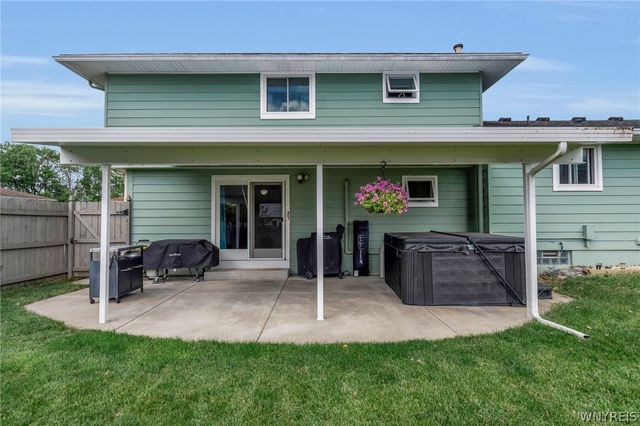 15 Willow Drive, West Seneca, NY 14224