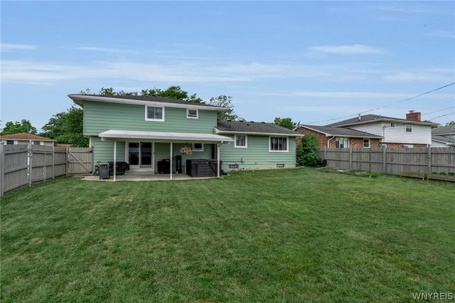 15 Willow Drive, West Seneca, NY 14224