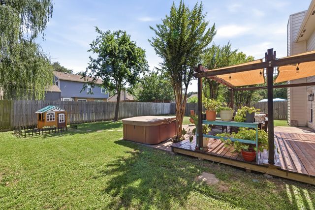 1229 Oxford Lane, Grapevine, TX 76051