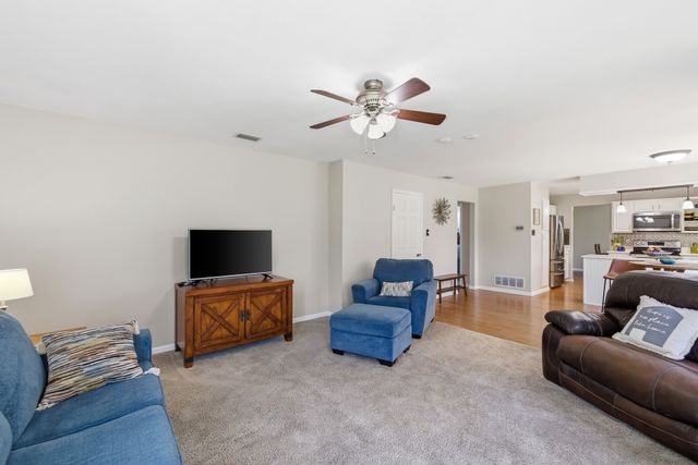 1229 Oxford Lane, Grapevine, TX 76051
