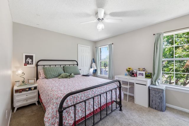 1229 Oxford Lane, Grapevine, TX 76051