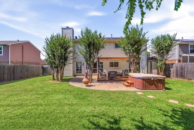 1229 Oxford Lane, Grapevine, TX 76051