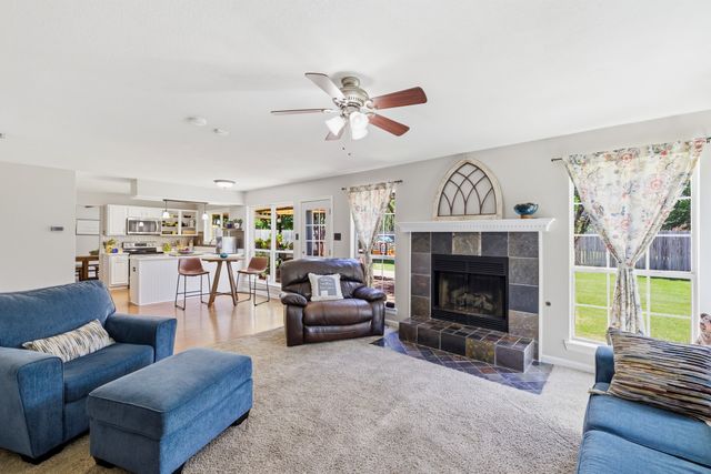 1229 Oxford Lane, Grapevine, TX 76051