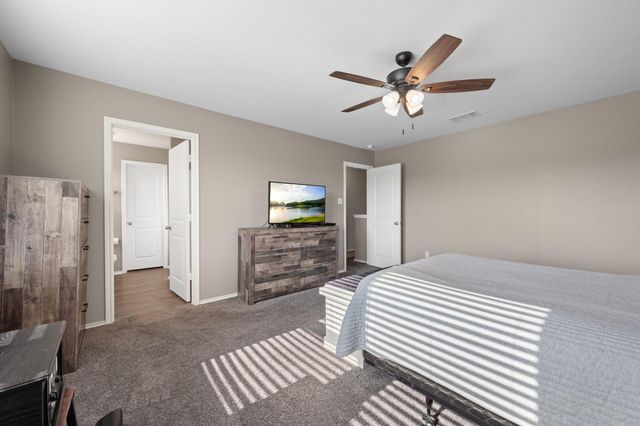 412 Perryville LOOP, Liberty Hill, TX 78642
