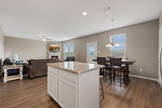 412 Perryville LOOP, Liberty Hill, TX 78642