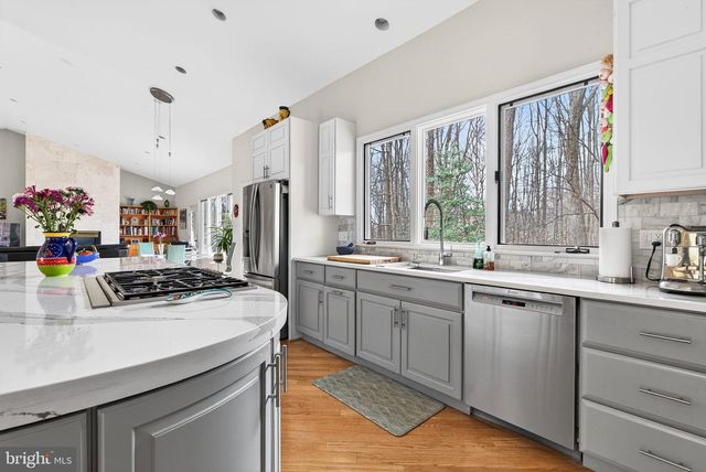 2 LAKE POTOMAC CT, Potomac, MD 20854