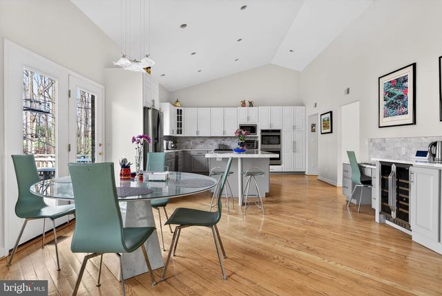 2 LAKE POTOMAC CT, Potomac, MD 20854