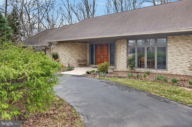 2 LAKE POTOMAC CT, Potomac, MD 20854