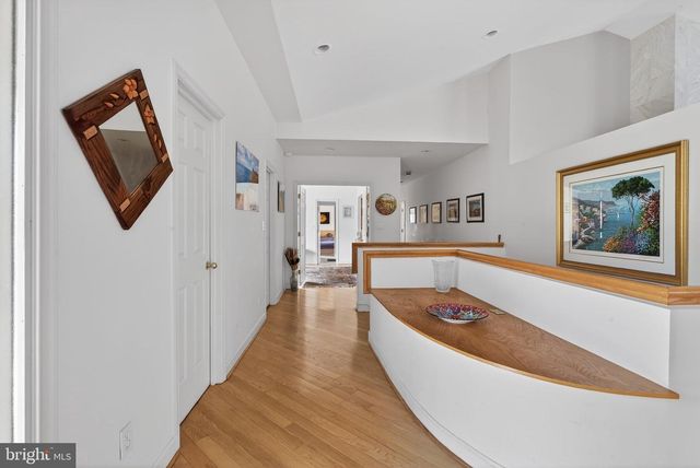 2 LAKE POTOMAC CT, Potomac, MD 20854