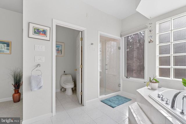 2 LAKE POTOMAC CT, Potomac, MD 20854