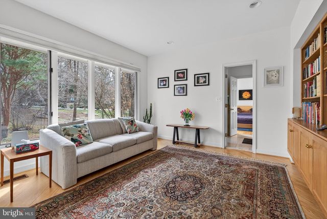 2 LAKE POTOMAC CT, Potomac, MD 20854