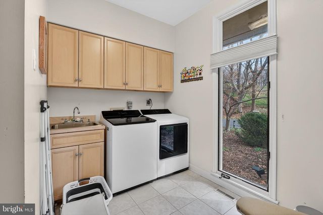 2 LAKE POTOMAC CT, Potomac, MD 20854