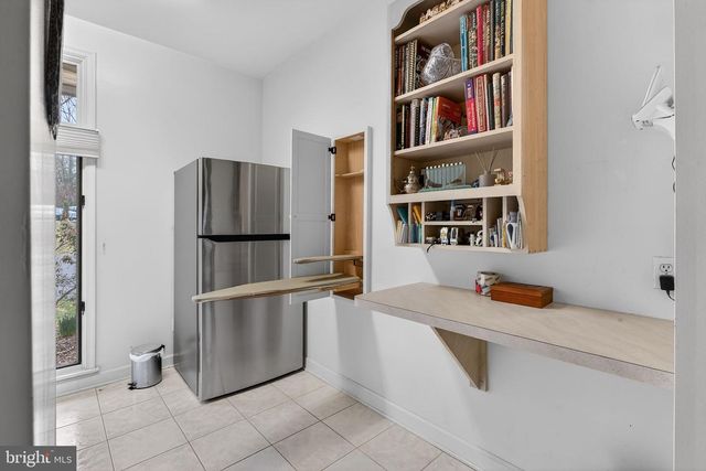 2 LAKE POTOMAC CT, Potomac, MD 20854