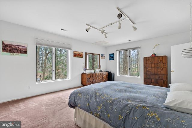 2 LAKE POTOMAC CT, Potomac, MD 20854