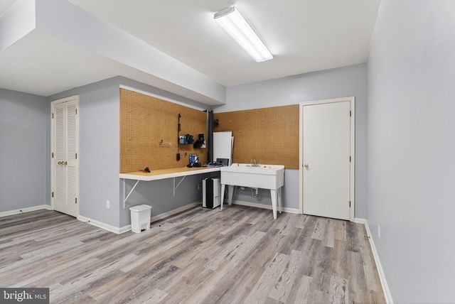 2 LAKE POTOMAC CT, Potomac, MD 20854