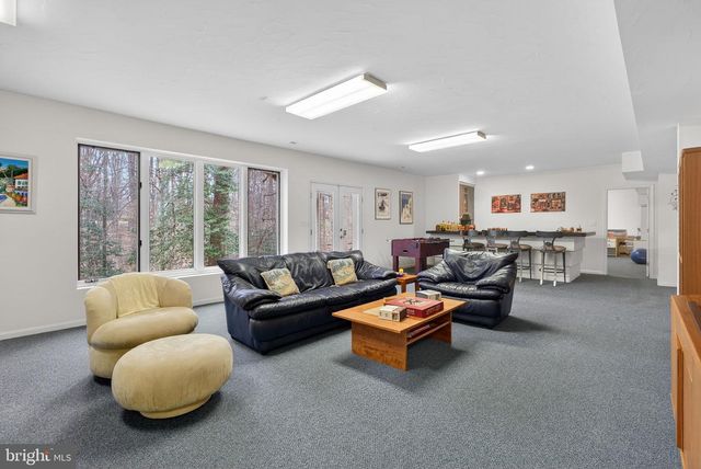 2 LAKE POTOMAC CT, Potomac, MD 20854