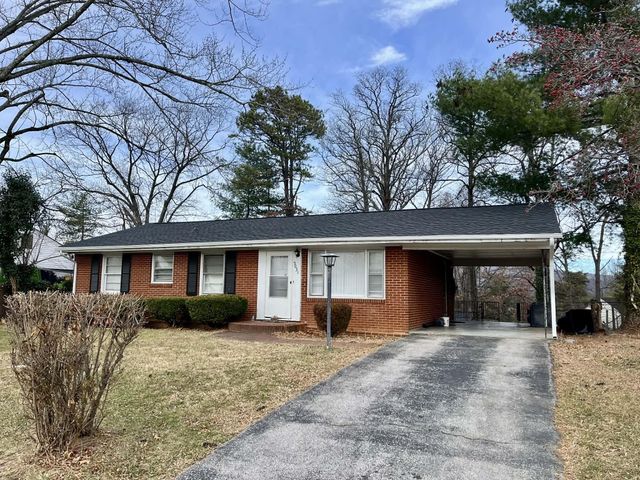 5031 Showalter RD, Roanoke, VA 24017