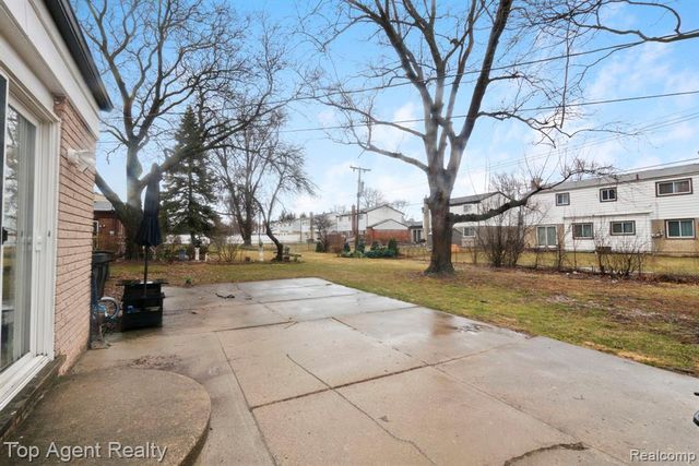 27370 Selkirk Street, Southfield, MI 48076