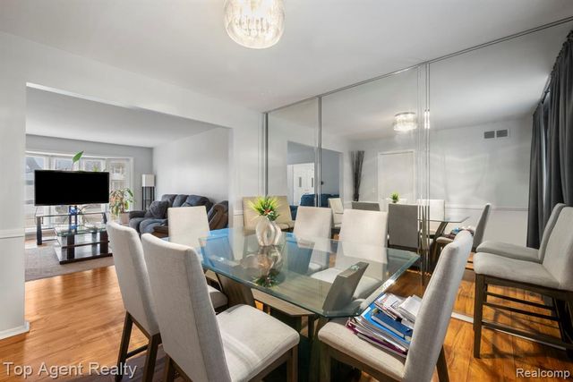 27370 Selkirk Street, Southfield, MI 48076