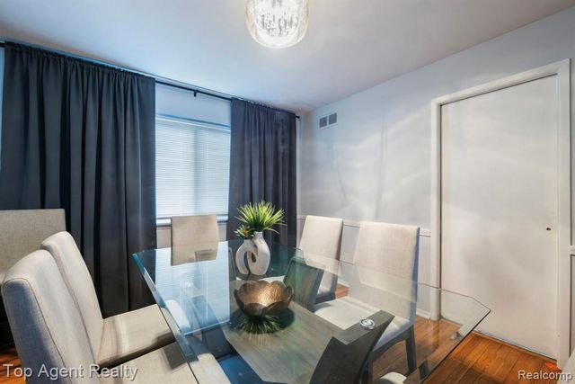 27370 Selkirk Street, Southfield, MI 48076