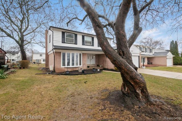 27370 Selkirk Street, Southfield, MI 48076