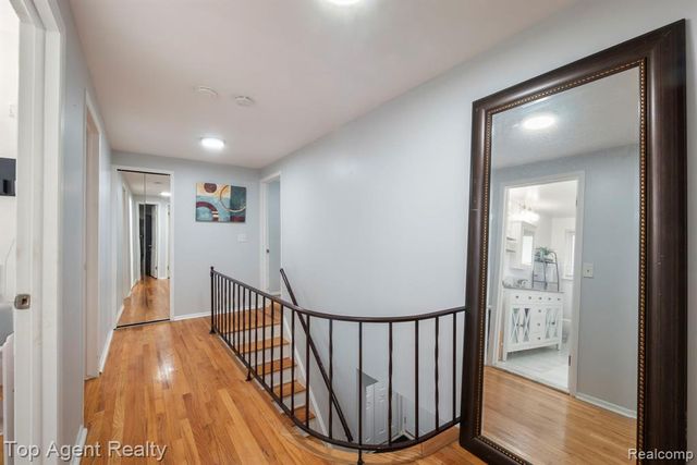 27370 Selkirk Street, Southfield, MI 48076