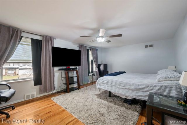 27370 Selkirk Street, Southfield, MI 48076