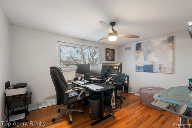 27370 Selkirk Street, Southfield, MI 48076