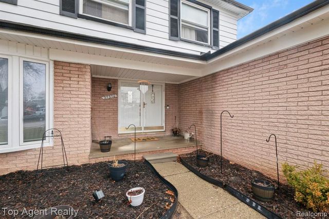 27370 Selkirk Street, Southfield, MI 48076