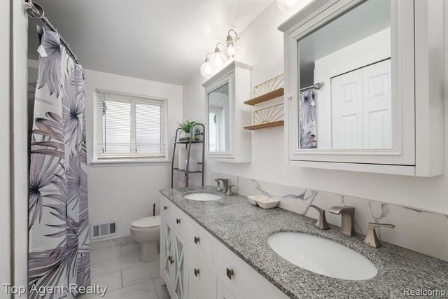 27370 Selkirk Street, Southfield, MI 48076