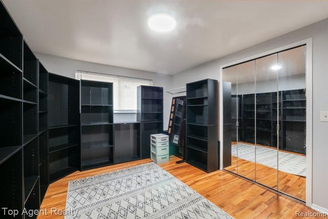 27370 Selkirk Street, Southfield, MI 48076