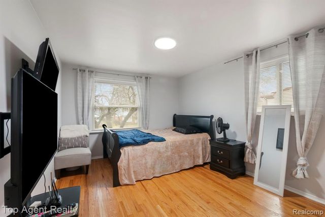 27370 Selkirk Street, Southfield, MI 48076