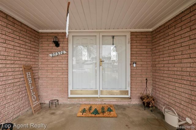 27370 Selkirk Street, Southfield, MI 48076