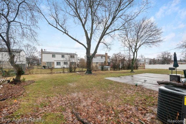 27370 Selkirk Street, Southfield, MI 48076