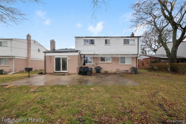 27370 Selkirk Street, Southfield, MI 48076