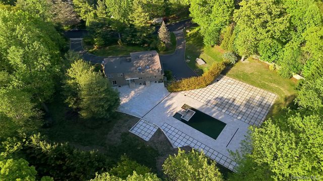 31 Sherwood Gate, Oyster Bay, NY 11771