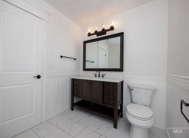 12476 W Kempshire Ct, Star, ID 83669
