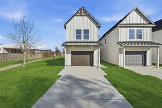 530 N 4th Street, La Porte, TX 77571