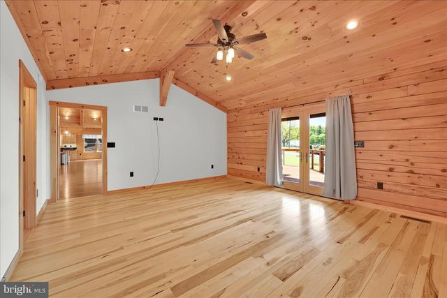 76 BROWNS CHURCH RD, Schuylkill Haven, PA 17972