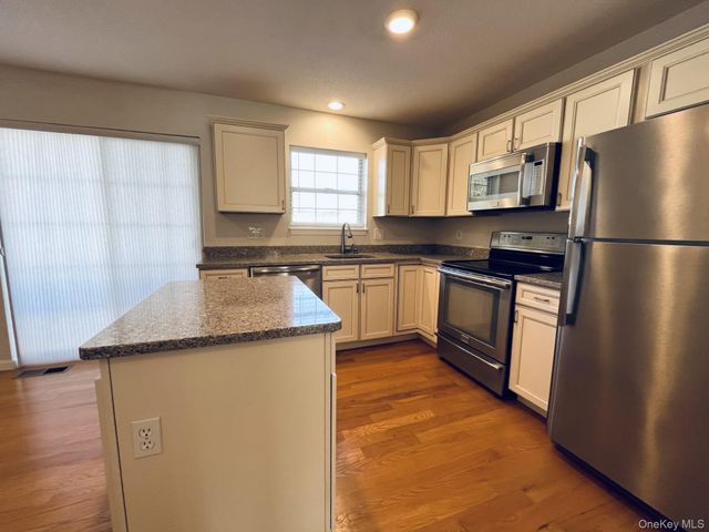 126 Elmcrest Drive, Fishkill, NY 12524