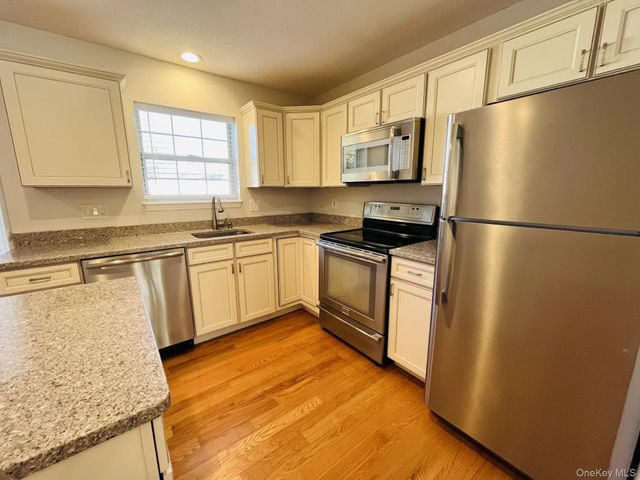 126 Elmcrest Drive, Fishkill, NY 12524