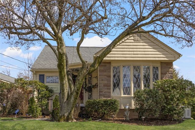 98 Homewood Avenue, North Providence, RI 02911