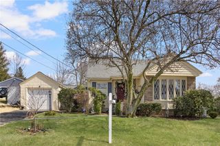 98 Homewood Avenue, North Providence, RI 02911