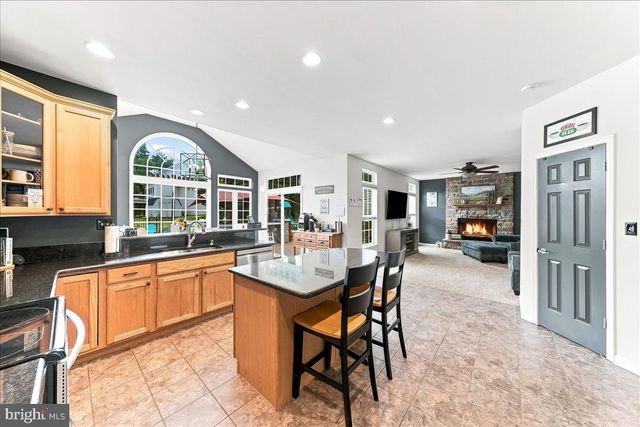 40 CAVERSHAM DR, West Grove, PA 19390