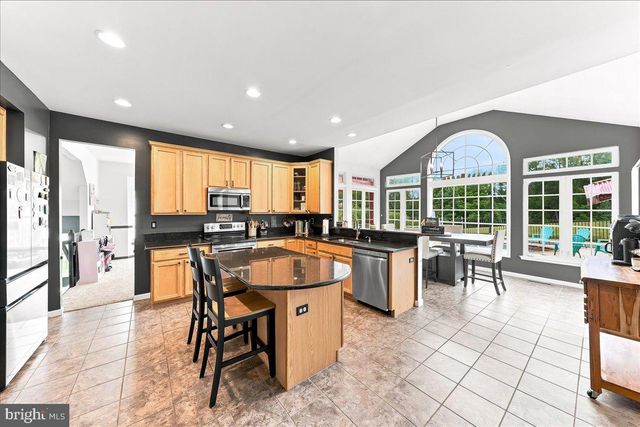 40 CAVERSHAM DR, West Grove, PA 19390