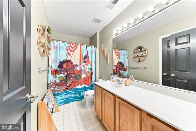 40 CAVERSHAM DR, West Grove, PA 19390